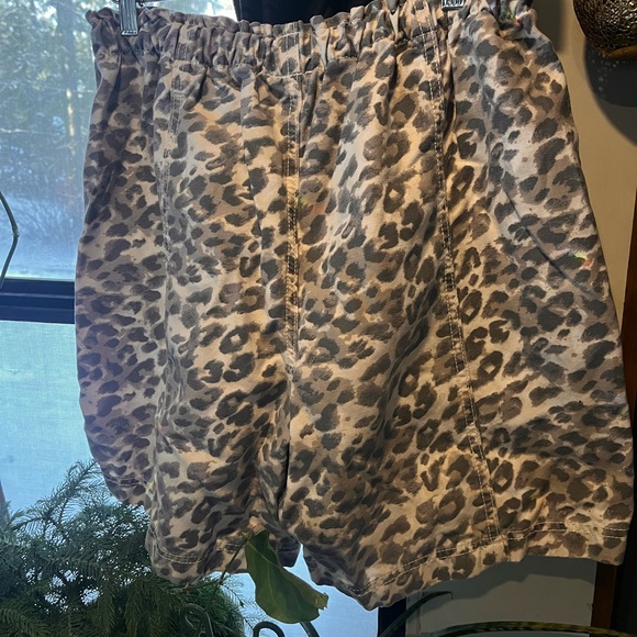 NWOT animal print jorts size M - Picture 2 of 3